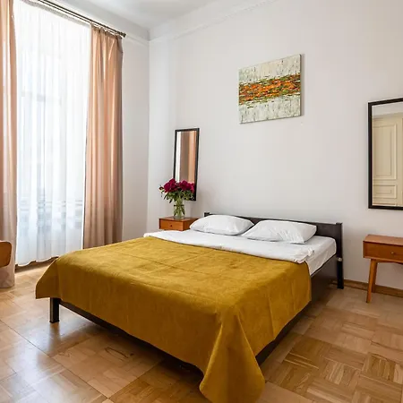 Apartament On Halytska Street Lviv Exterior photo