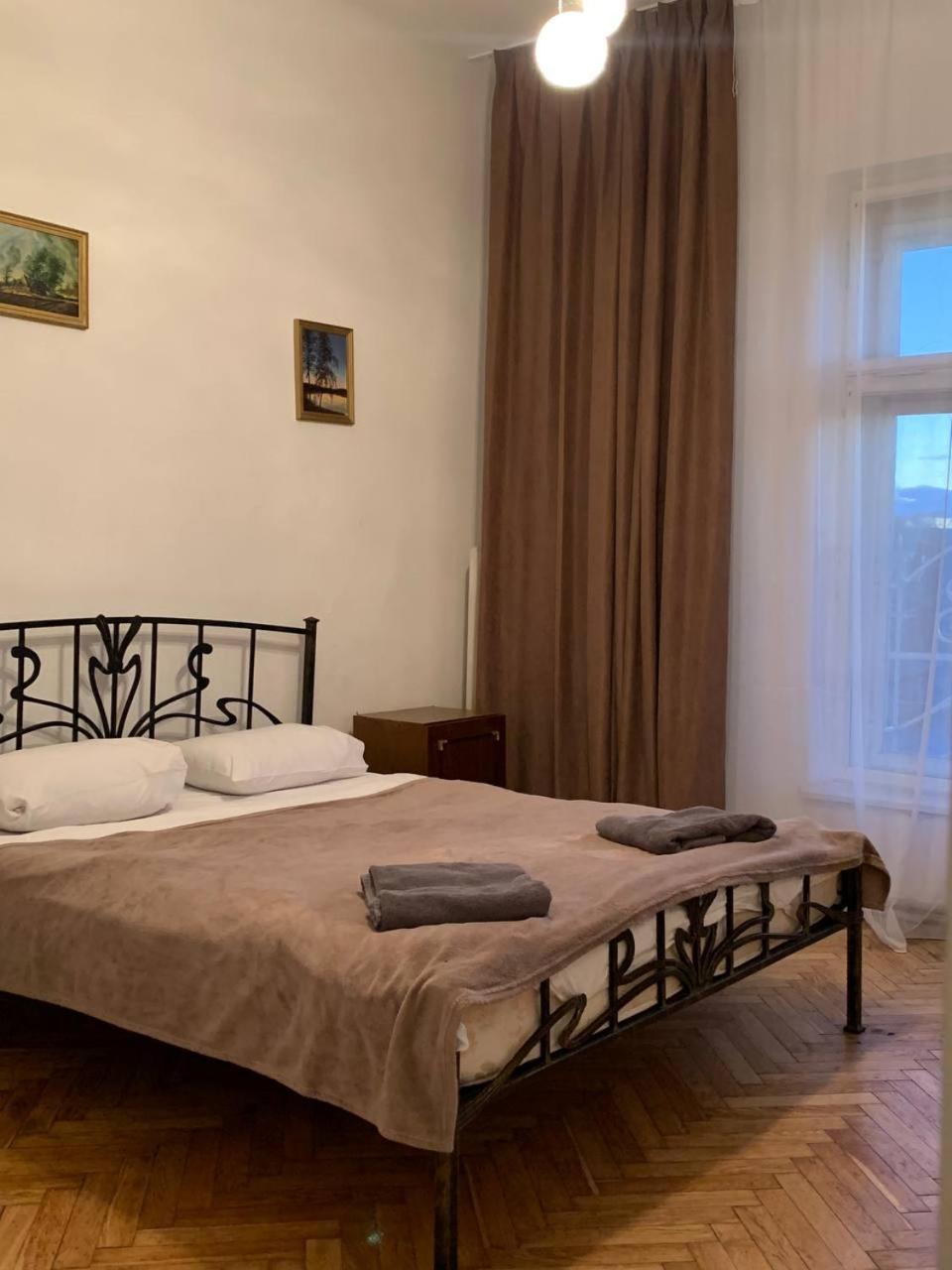 Apartment On Halytska Street *